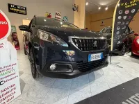 Usata Peugeot 2008 Active 99 CV (72 kW) 2017 Blu SUV