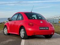 Usata VW New Beetle 116 CV (85 kW) 1999 Rosso Utilitaria