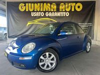 Usata VW New Beetle 105 CV (77 kW) 2007 Blu Utilitaria