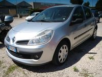Usata Renault Clio II 85 CV (62 kW) 2006 Grigio Berlina