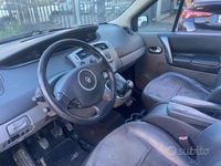 Usata Renault Scénic II 130 CV (95 kW) 2008 Nero Monovolume