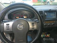 Usata Nissan Navara 174 CV (127 kW) 2005 Grigio Pick-up