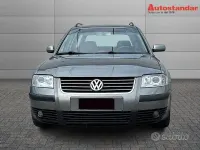 Usata VW Passat Business 131 CV (96 kW) 2003 Grigio Station wagon