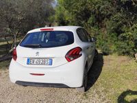 Usata Peugeot 208 Active 68 CV (50 kW) 2014 Bianco Utilitaria
