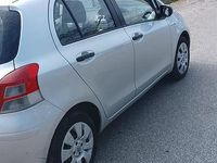 Usata Toyota Yaris 2012 Grigio Utilitaria