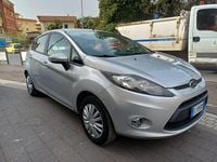 Usata Ford Fiesta 74 CV (54 kW) 2013 Argento Utilitaria