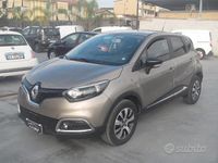 Usata Renault Captur Zen 90 CV (66 kW) 2016 Grigio SUV