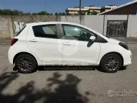 Usata Toyota Yaris Active 69 CV (50 kW) 2016 Bianco Utilitaria