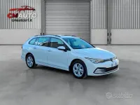 Usata VW Golf VIII Life 131 CV (96 kW) 2022 Bianco Station wagon
