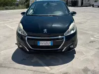 Usata Peugeot 208 GT-line 120 CV (88 kW) 2015 Nero Utilitaria