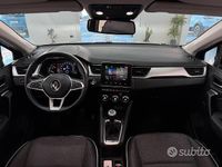 Usata Renault Captur Techno 101 CV (74 kW) 2023 Grigio SUV