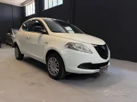 Usata Lancia Ypsilon 80 CV (58 kW) 2015 Bianco Utilitaria
