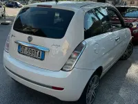 Usata Lancia Ypsilon 75 CV (55 kW) 2009 Bianco Utilitaria