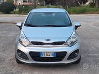 Usata Kia Rio 75 CV (55 kW) 2013 Grigio Berlina