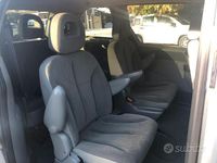Usata Chrysler Voyager 150 CV (110 kW) 2005 Grigio Monovolume