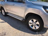 Usata Toyota HiLux 150 CV (110 kW) 2019 Grigio Pick-up