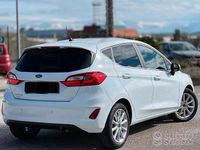 Usata Ford Fiesta Titanium 86 CV (63 kW) 2018 Bianco Utilitaria