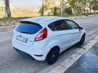 Usata Ford Fiesta 95 CV (69 kW) 2016 Bianco Berlina
