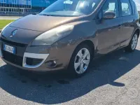 Käytetty Renault Scenic E-Tech Luxe 110 HP (80 kW) 2010 Harmaa Tila-auto