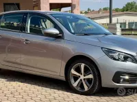 Usata Peugeot 308 Style 102 CV (75 kW) 2019 Grigio Berlina