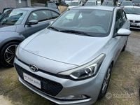 Usata Hyundai i20 Comfort 75 CV (55 kW) 2016 Grigio Berlina