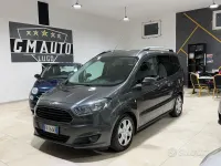 Usata Ford Tourneo Courier Sport 75 CV (55 kW) 2019 Grigio Monovolume