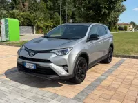 Usata Toyota RAV4 Hybrid Lounge 197 CV (144 kW) 2018 Grigio SUV