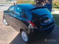 Usata Lancia Ypsilon 69 CV (50 kW) 2016 Nero Utilitaria