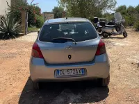 Usata Toyota Yaris Sol 69 CV (50 kW) 2007 Argento Utilitaria