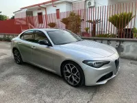 Usata Alfa Romeo Giulia Tech Edition 160 CV (117 kW) 2018 Argento Berlina
