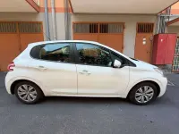 Usata Peugeot 208 Active 95 CV (69 kW) 2015 Bianco Utilitaria