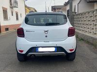 Usata Dacia Sandero Stepway 75 CV (55 kW) 2017 Bianco Utilitaria