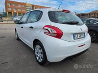 Usata Peugeot 208 68 CV (50 kW) 2014 Bianco Utilitaria