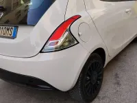 Usata Lancia Ypsilon 69 CV (50 kW) 2015 Bianco Utilitaria