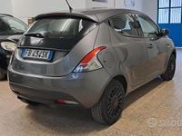 Usata Lancia Ypsilon 69 CV (50 kW) 2015 Grigio Utilitaria