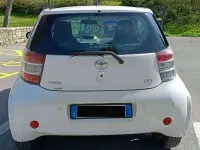 Usata Toyota iQ 68 CV (50 kW) 2009 Bianco Utilitaria