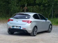 Usata Alfa Romeo Giulietta Exclusive 170 CV (125 kW) 2011 Grigio Utilitaria