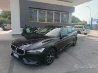 Usata Volvo V60 Business Edition 150 CV (110 kW) 2019 Nero Station wagon