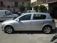 Usata Opel Astra Cosmo 101 CV (74 kW) 2007 Grigio Berlina