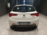 Usata Alfa Romeo Giulietta Progression 105 CV (77 kW) 2012 Bianco Utilitaria