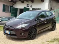 Usata Ford Fiesta Titanium 68 CV (50 kW) 2011 Grigio Berlina