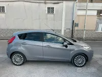 Usata Ford Fiesta Titanium 82 CV (60 kW) 2012 Grigio Utilitaria
