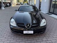 Usata Mercedes SLK200 163 CV (119 kW) 2006 Nero / metallizzato Cabrio