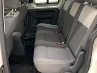 Begagnad VW Caddy 102 HK (75 kW) 2012 Minibuss