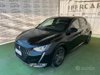 Usata Peugeot 208 Allure 101 CV (74 kW) 2021 Nero Utilitaria
