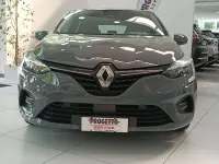 Käytetty Renault Clio V Intens 101 HP (74 kW) 2021 Harmaa Sedan