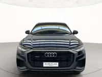 Usata Audi Q8 Sport 286 CV (210 kW) 2023 Grigio waitomo metallizzato SUV