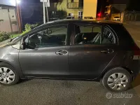 Usata Toyota Yaris 69 CV (50 kW) 2009 Grigio Utilitaria