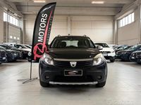 Usata Dacia Sandero Stepway 85 CV (62 kW) 2011 Grigio Berlina