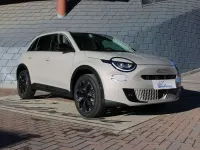 Nuova Fiat 600 La Prima 110 CV (80 kW) 2025 Beige SUV